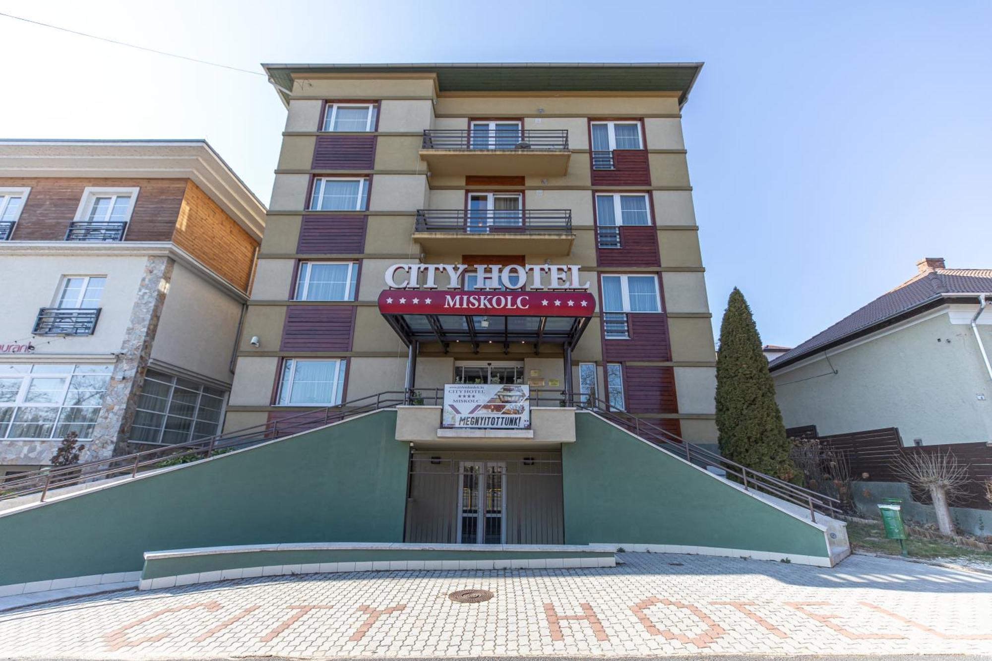 City Hotel Miskolc Exterior foto